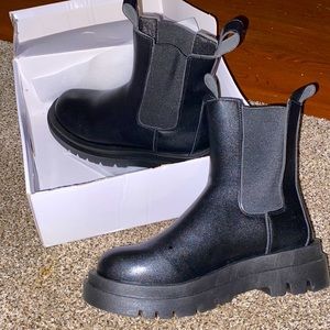 Got these off shein they are brand new never worn size women 8